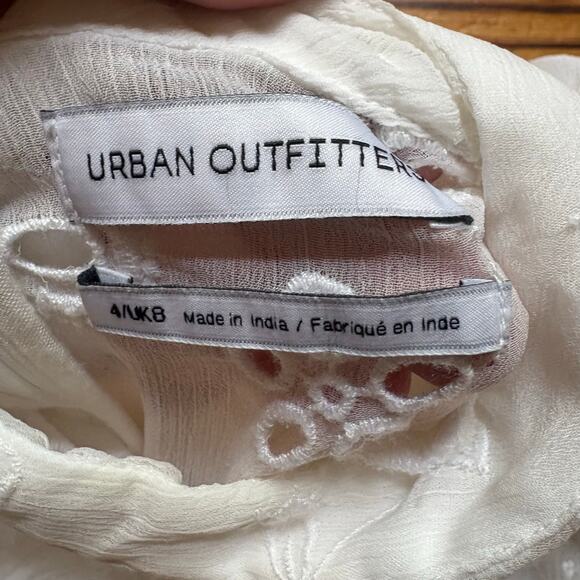 Urban Outfitters white ruffle eyelet cottage long sleeve dress SIZE 4 - Picture 4 of 6